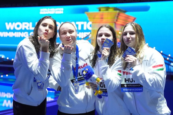 És a váltó megint leolvasztotta az Aréna tetejét